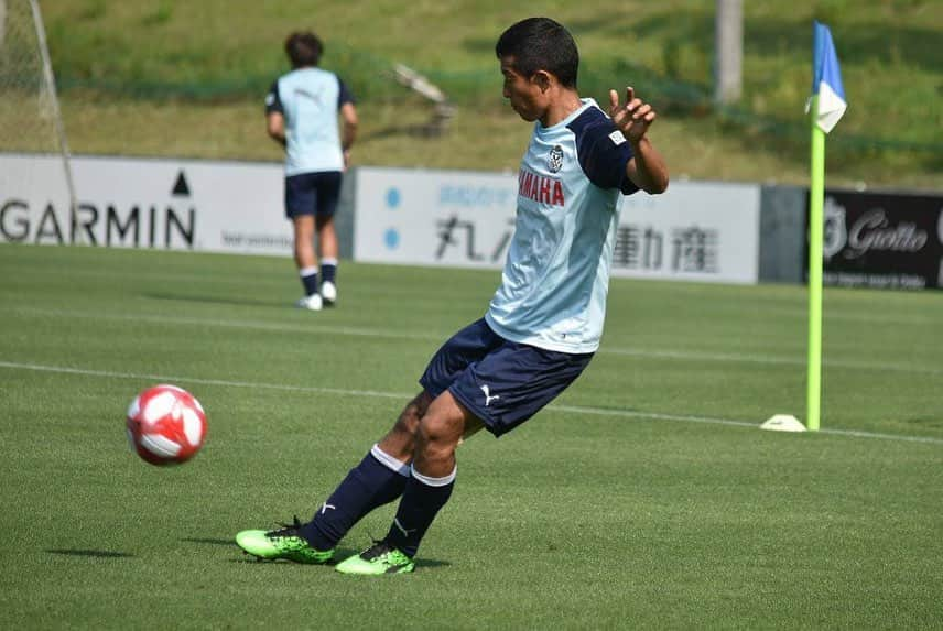 ジュビロ磐田さんのインスタグラム写真 - (ジュビロ磐田Instagram)「6/24(月)15:00＠大久保G  #J1 #soccer #football #Jubilo #Jleague #iwata #shizuoka #ジュビロ磐田 #サッカー #フットボール #Jリーグ #サックスブルー  #6月26日 は #ルヴァンカップ#プレーオフステージ #away  #コンサドーレ札幌 戦」6月24日 18時25分 - jubiloiwata.official