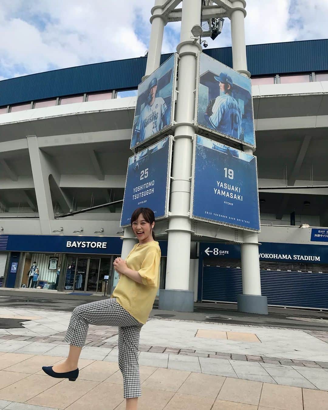 西村志野さんのインスタグラム写真 - (西村志野Instagram)「＊ 横浜からの中継の帰り道。 横浜スタジアムを通って、つい😂😂 ＊ ここで来年 オリンピックがあるのかあ☺️わくわく ＊ #野球好き #baseball #⚾️ #ハマスタ #baystars #tokyo2020  #キャッチボールしたい」6月24日 18時26分 - shinonishimura_