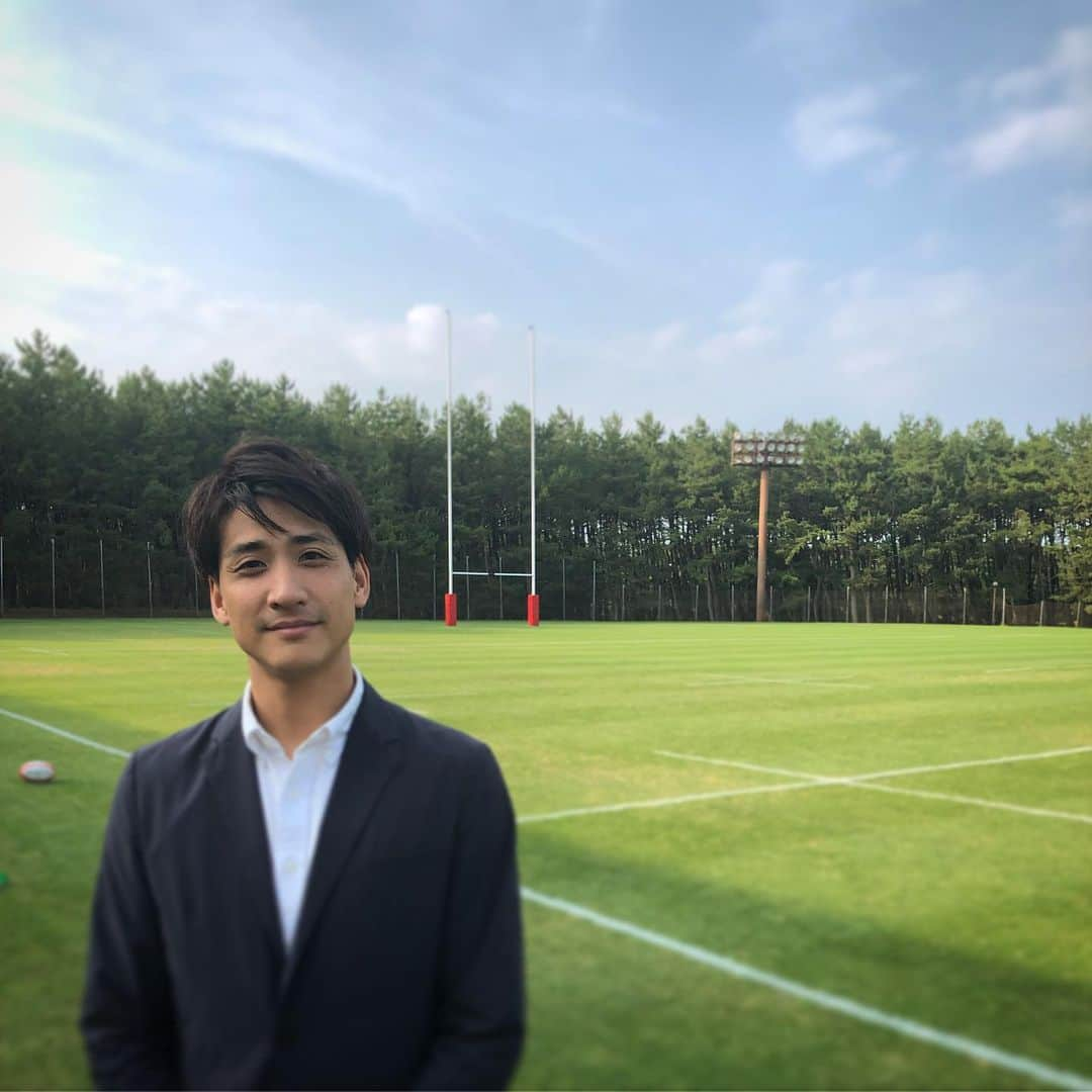 山本紘之さんのインスタグラム写真 - (山本紘之Instagram)「・ ラグビー日本代表宮崎合宿取材🏉 ・ ・ 爽やかな天気の中、選手たちは熱く激しくトレーニングに励んでいました。 ・ ・ #ラグビー日本代表 #ラグビーw杯2019  #空の青 #雲の白 #芝の緑 #完璧な景色」6月24日 18時27分 - yamamoto_hiroyuki.ntv