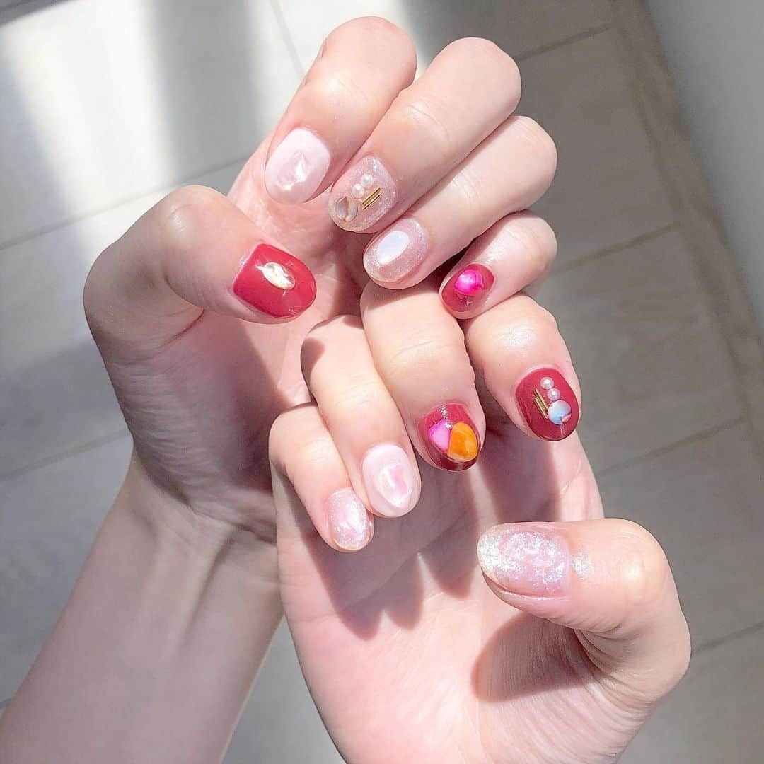 植木南央のインスタグラム：「爪かわいすぎてビックリ🥰♡ @nene__nails  #newnail #nail」