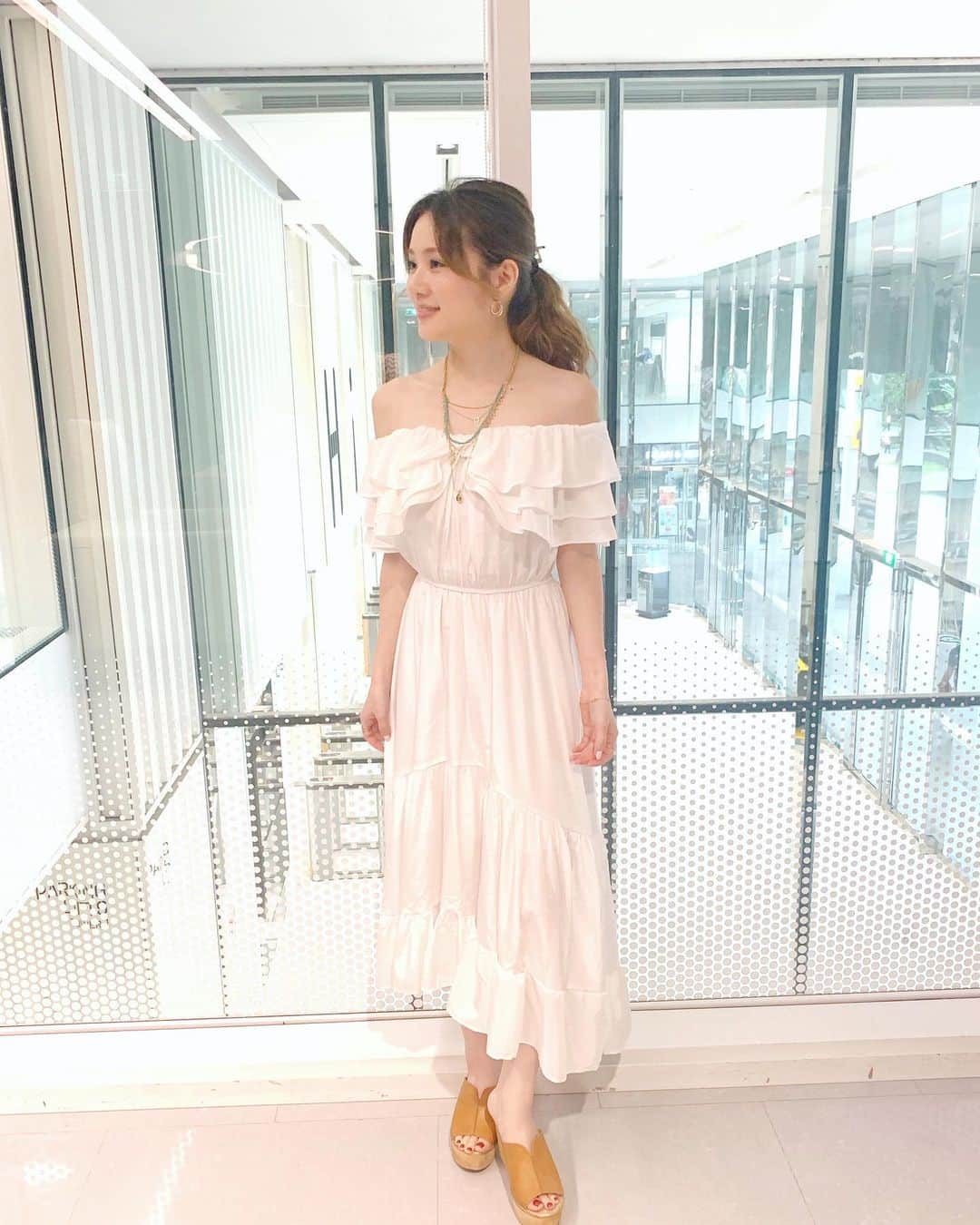 松本未夢さんのインスタグラム写真 - (松本未夢Instagram)「My favorite white dress 💎✨ . . . #มิมุ #ไม่ใช่มุมิ #คนญี่ปุ่น #แต่งหน้าทำผม #เสื้อผ้าแฟชั่น #japanesegirl #japanese  #Mimu #bangkok #thailand  #bangkoklife #ootd #fashion  #style  #バンコク #バンコク生活 #タイ #バンコク在住 #ロングヘアー #海外生活 #ワンピース」6月24日 18時47分 - miiimuuu_chan