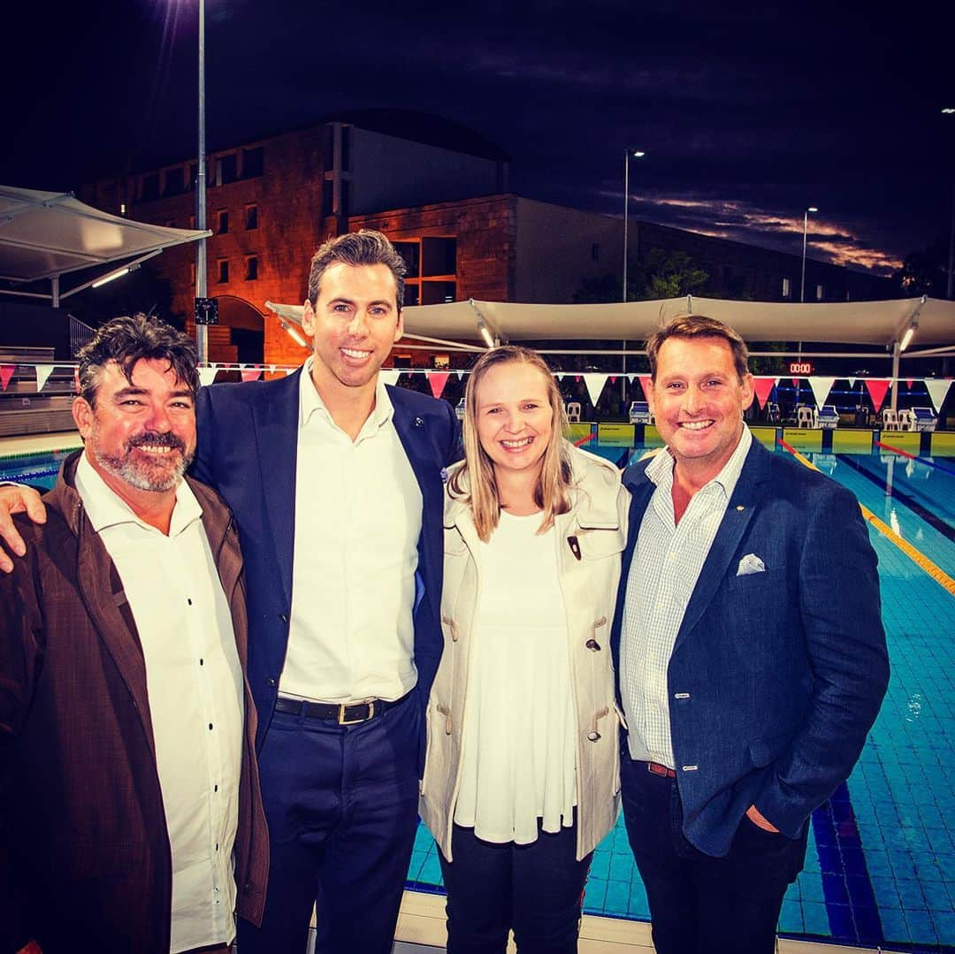 グラント・ハケットさんのインスタグラム写真 - (グラント・ハケットInstagram)「Such an honour to unveil the new Swimming Hall of Fame & short course pool at my old university @bonduniversity along with some legends of the sport who I truly admire @andrewbaildon @mel_wright86 #jonseiben and the Bond University VC, Professor Tim Brailsford who is one person I have the upmost respect for! Thank you to everyone who attended, especially my mum! #bonduni #swimming #halloffame #honoured #adcoconstruction」6月24日 18時48分 - grant__hackett