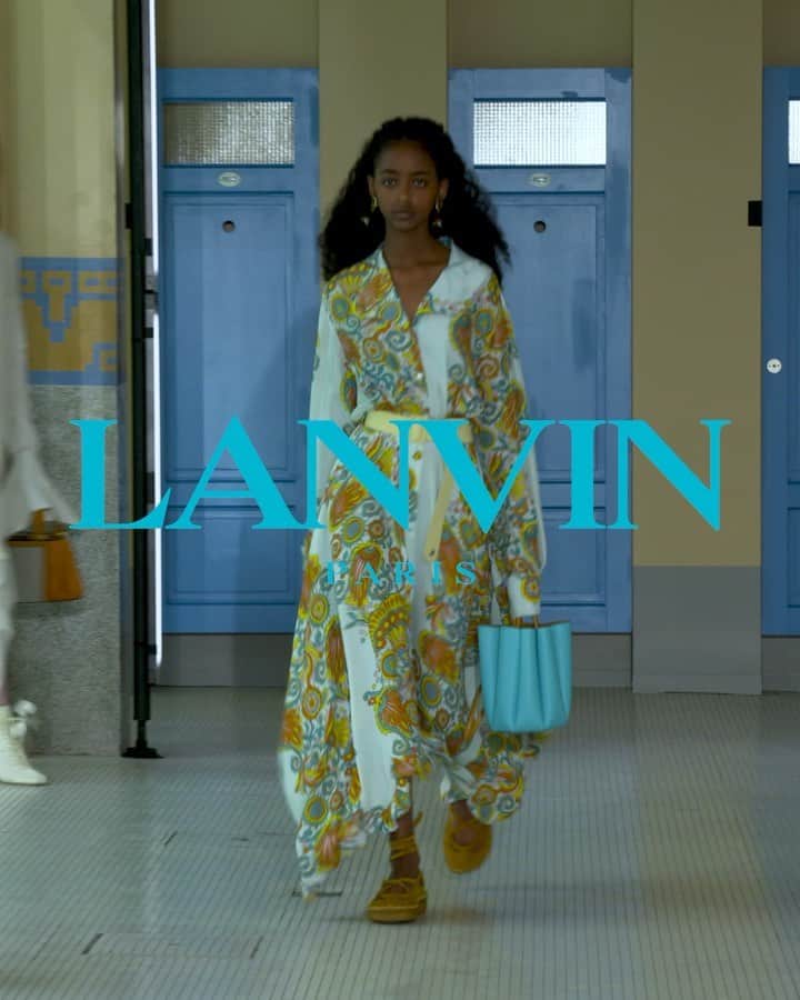 ランバンのインスタグラム：「23.06.19 #LanvinSS20 Show. #LanvinPleinSoleil #LanvinbyBrunoSialelli」