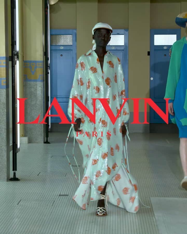 ランバンのインスタグラム：「23.06.19 #LanvinSS20 Show. #LanvinPleinSoleil #LanvinbyBrunoSialelli」