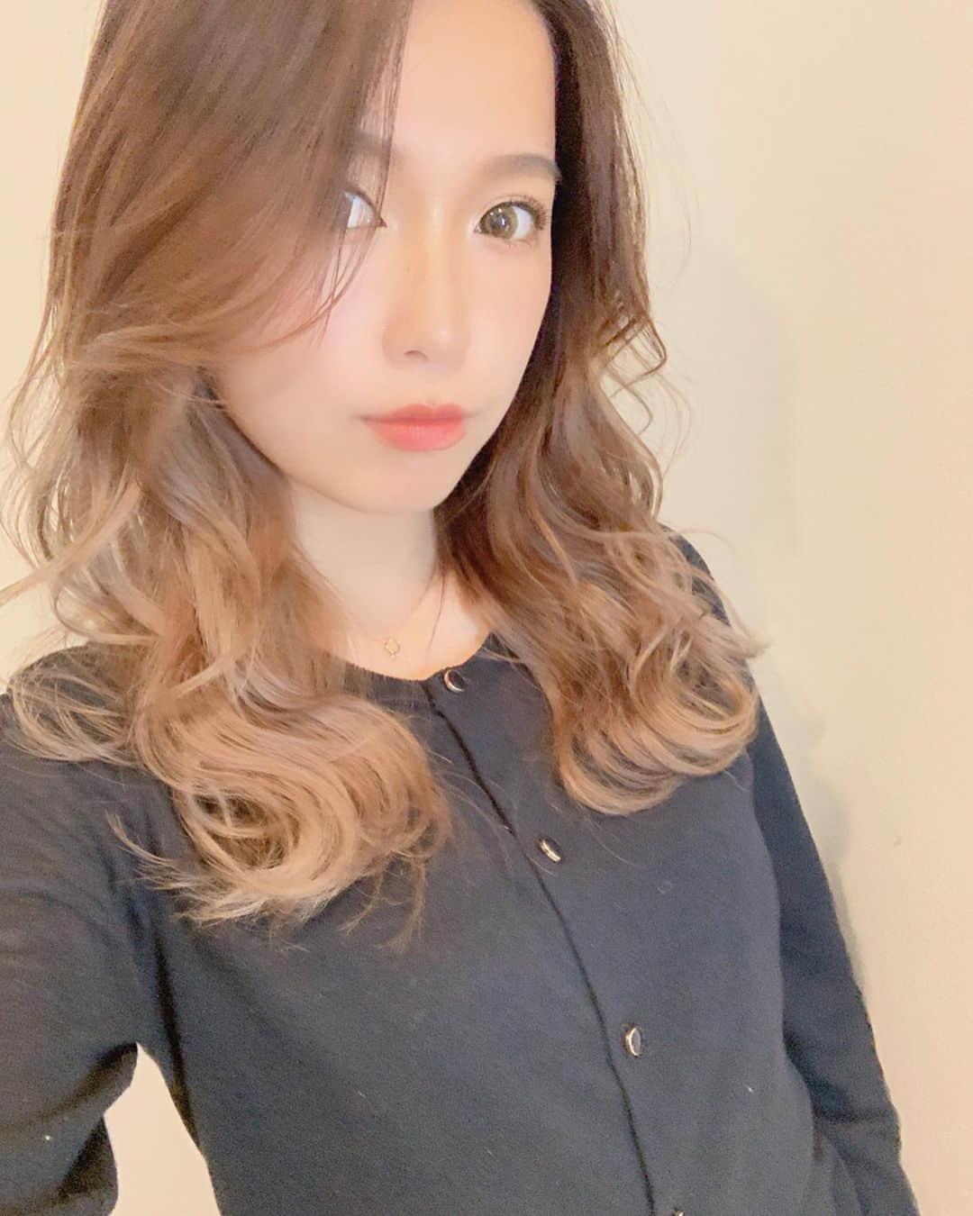 MOMOKAさんのインスタグラム写真 - (MOMOKAInstagram)「🏁🧡🏁🧡🏁 . . New hair✴︎ @takumiyos さん いつもありがとうございます🥳 . #newhair #skyresort」6月24日 18時58分 - _chan_momo03