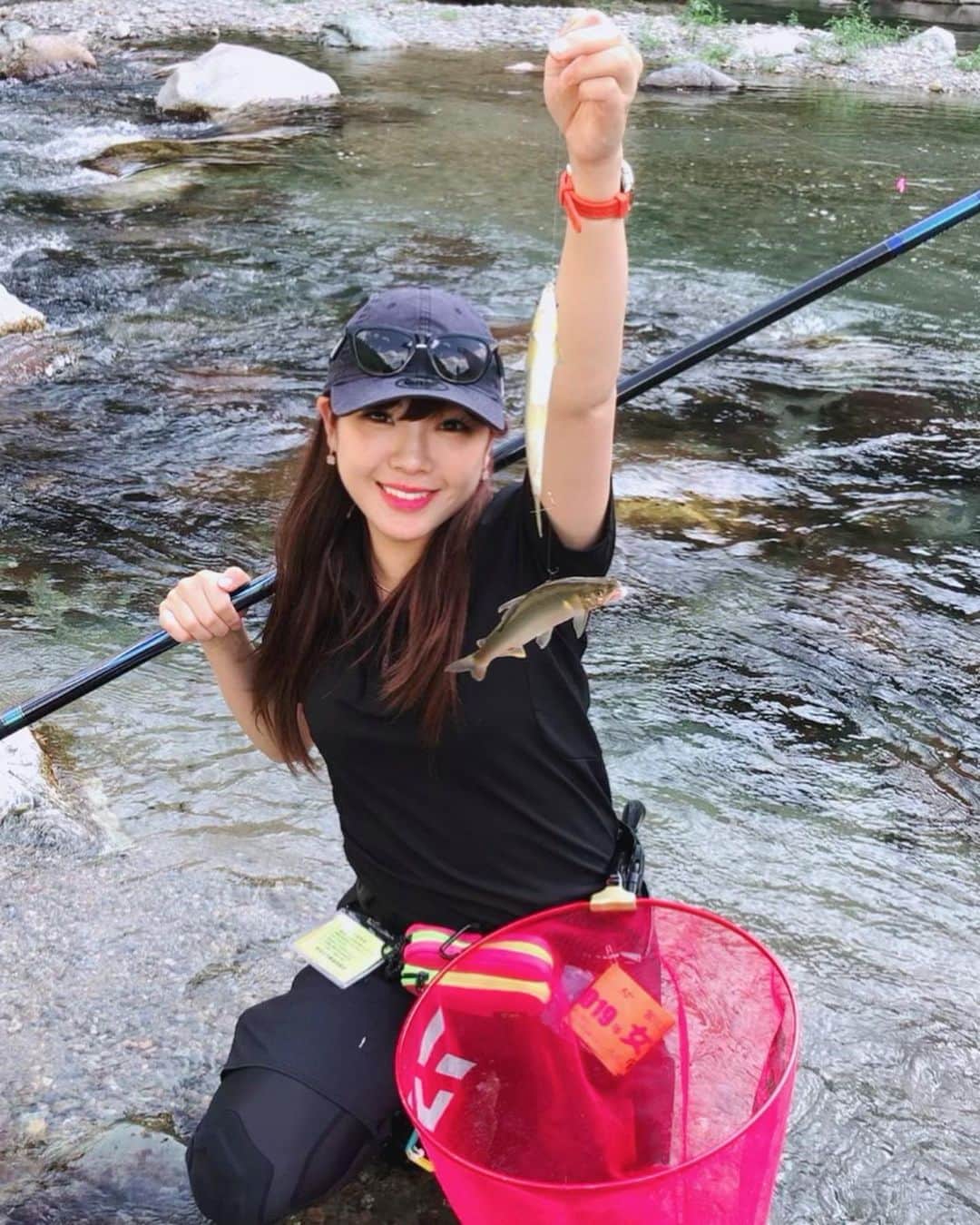 宮田亜夢さんのインスタグラム写真 宮田亜夢instagram やっぱりゴールデンタイムは16時からでした W 高見川 奈良 ダイワ Daiwa 釣り 釣りガール 鮎釣り 友釣り ルアー Lure Fishing 海 水着 夏 Summer Angler Fishinglife