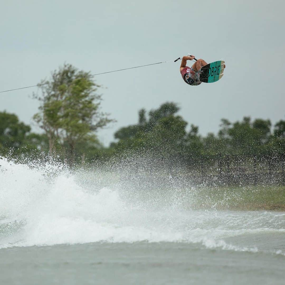 手塚翔太さんのインスタグラム写真 - (手塚翔太Instagram)「Back to Orlando🌴 Finished 9th last weekend at @supra_boats @prowakeboardtour in Mantua UT! Wasn’t my best result but still had fun times😎🔥 Can’t wait for next one!! 📷: @garrettcortese #wakefan」6月24日 19時16分 - shotatezuka