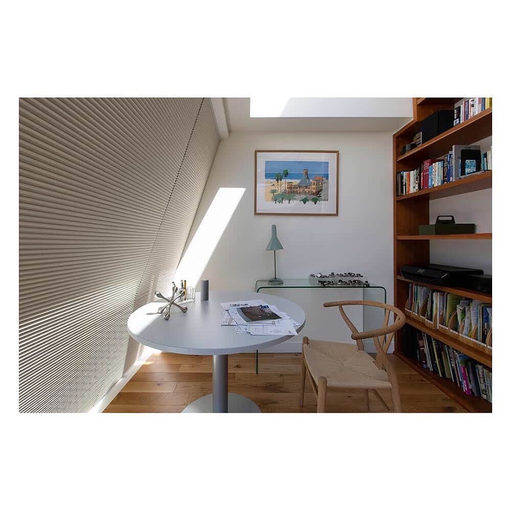 The Modern Houseさんのインスタグラム写真 - (The Modern HouseInstagram)「My Modern House: architect Alistair Barr on making period buildings more energy efficient at his mews home in Belsize Park. Link in our bio. @barrgazetas」6月24日 19時20分 - themodernhouse