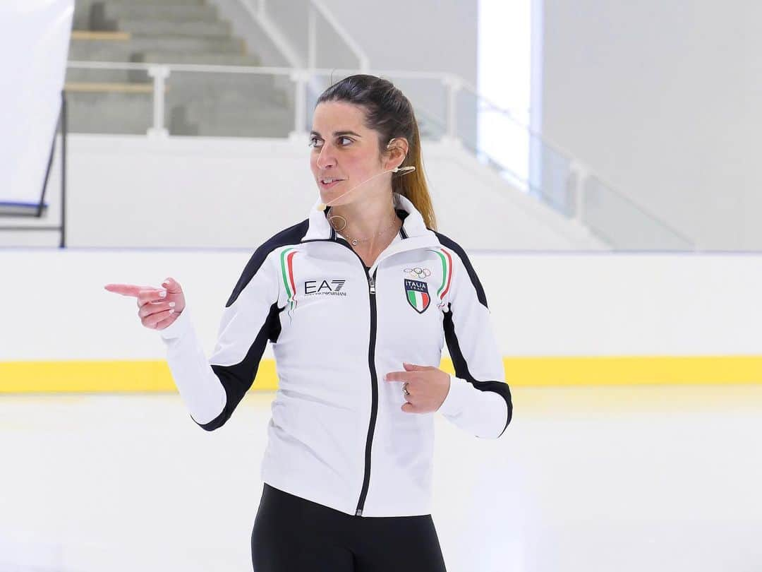 ヴァレンティーナ・マルケイさんのインスタグラム写真 - (ヴァレンティーナ・マルケイInstagram)「Back on the ice with my partner in crime @ondrejhotarek as MODERATORS for the first ever “ART OF COMPONENTS” ISU seminar💪🏻🇮🇹 After one year apart from each other, it was good to get to share our knowledge and experience about the PERFORMANCE aspects with coaches and athletes from around the world, in our home ice rink. Life is unexpected at times but I decided to embrace every single moment it gives me.. beacuse why not if it puts that big smile on my face😘⛸ #marcheihotarek #backhome #whatsnext #daoathlete #icelab 📸 CARLO IVEGLIA @icelab_official」6月24日 19時24分 - valemarchei14