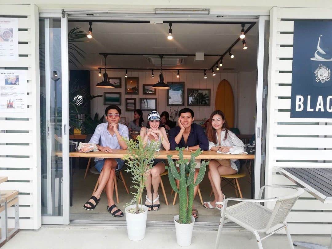 木村好志のインスタグラム：「ひさーしぶりの沖縄へ🌊 雨😂」