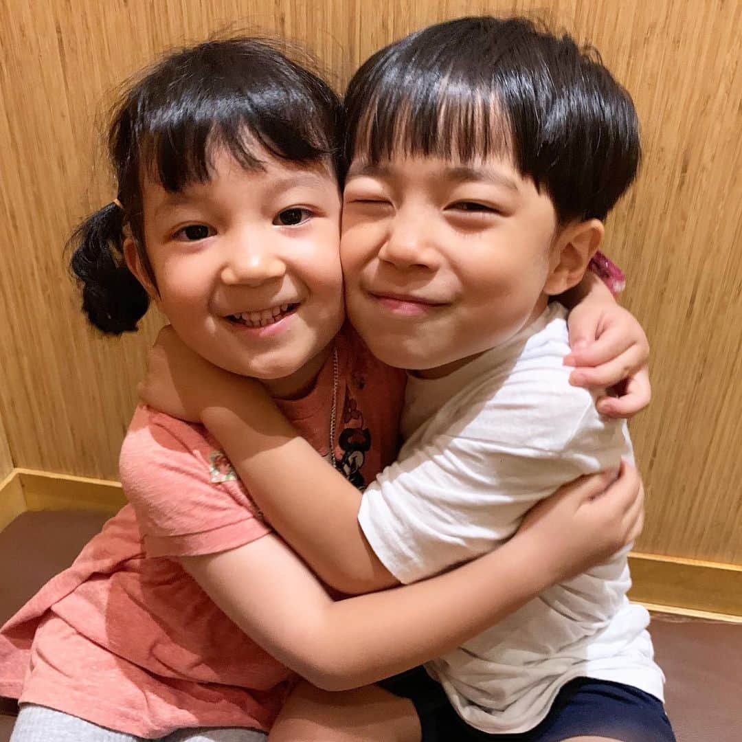 新原愛加のインスタグラム：「. ほんとかわいいなぁ👫💗 #かんれの」