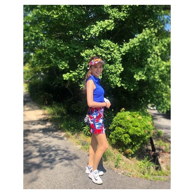 赤松悠実さんのインスタグラム写真 - (赤松悠実Instagram)「#golf #ゴルフ @loudmouth_japan_official  夏の #ラウドマウス #ゴルフウェア は特に好き💓 最近はなぜか白ティからまわってます⛳️ #ゴルフ女子 #ゴルフファッション」6月24日 19時40分 - akamatsuyuumi