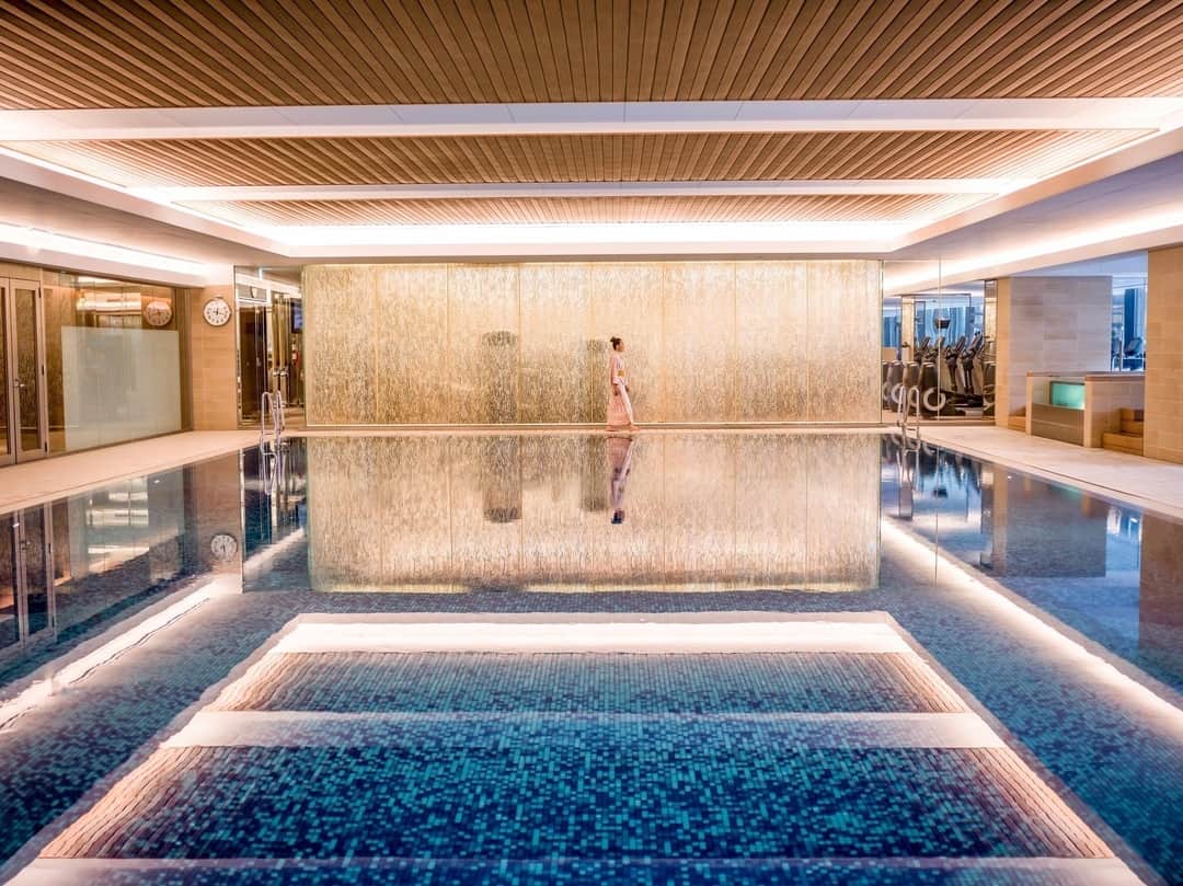 Relux | リラックスさんのインスタグラム写真 - (Relux | リラックスInstagram)「今週のテーマは、プールがあるホテル！ 今年の夏はホテルでプールを楽しみませんか？ . 大阪駅から徒歩5分。 スタイリッシュで洗練されたデザインと、日本の伝統が息づく温もりの中で優雅なひとときをお過ごしください。 . 📍インターコンチネンタルホテル大阪 . . . 宿の詳細はプロフィールから▶ @relux_jp . 姉妹アカウントオープン💓 気になるテーマをフォローしてくださいね。 @relux_hotel @relux_ryokan @relux_trip @relux_resort @relux_design . . . #インターコンチネンタルホテル大阪#大阪#osaka#ホテル#プール #国内旅行 #旅したくなるフォト #旅の記録 #大人の休日 #風景写真 #おでかけ #大人旅 #旅スタグラム #旅が好き #旅フォト #ダレカニミセタイケシキ #旅行好き#美しい日本 #unknownjapan #japantravel #ig_japan #instatravelgram #instatravelling #japanesehotels #traveljapan #japantravelphoto」6月24日 19時45分 - relux_jp