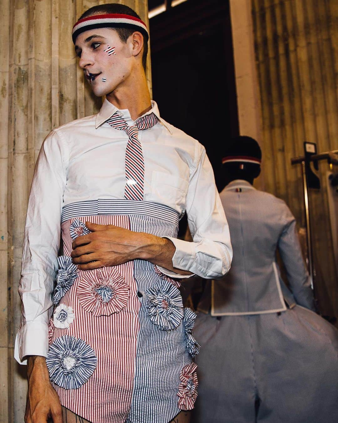 STYLE DU MONDEさんのインスタグラム写真 - (STYLE DU MONDEInstagram)「@thombrowneny men’s spring 2020 for @voguerunway. link in bio #thombrowne #pfw」6月24日 20時10分 - styledumonde