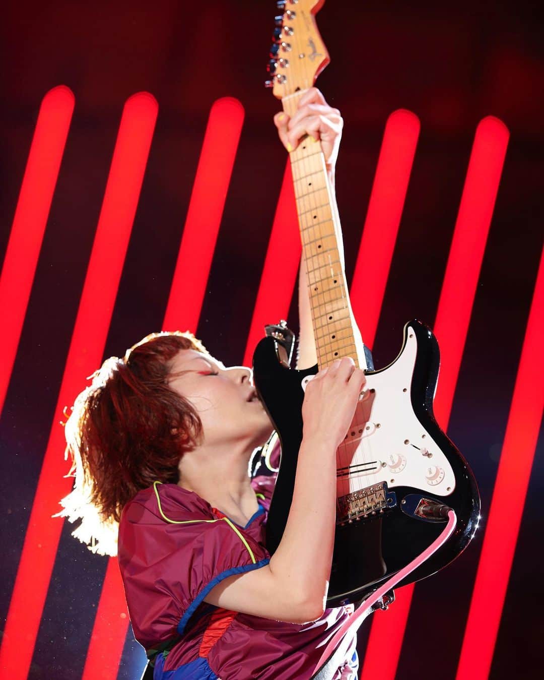 太田好治のインスタグラム：「木村カエラさん、15周年、日比谷野音。最高のライブ。立脇卓と撮影しました。  #木村カエラ」