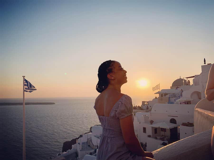 ソフィーナ・デジーサスさんのインスタグラム写真 - (ソフィーナ・デジーサスInstagram)「Greece 🇬🇷 * * * * *  #views  #happiness #santorini #greece #santorinigreece #oiasantorinigreece #vacation」6月25日 7時17分 - sophinathediva