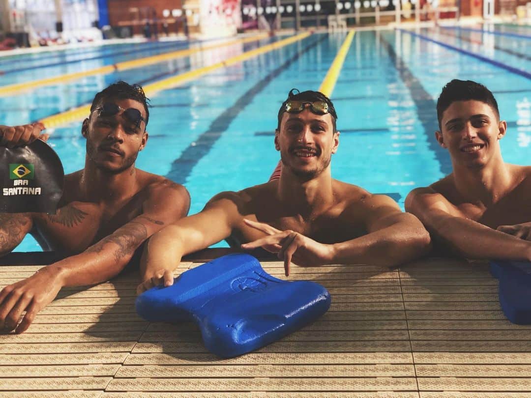 マテウス・サンタナのインスタグラム：「Treino encaixado com esses fenômenos, começando bem a semana. Vamo que vamo rs #segundou 🌪」
