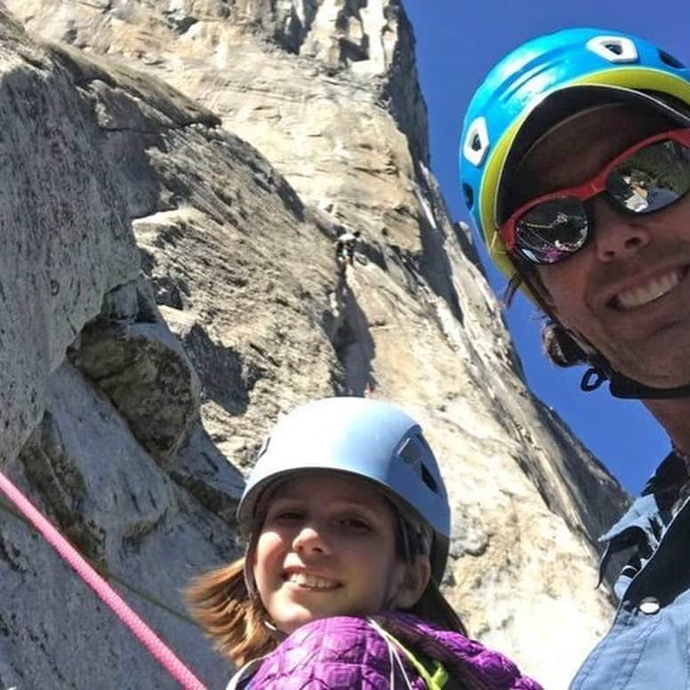 Nia Sioux Frazierさんのインスタグラム写真 - (Nia Sioux FrazierInstagram)「This week’s #RoleModelMonday is the youngest documented person to climb Yosemite National Park’s El Capitan, Selah Schneiter. After a 5-day hike with her dad, this 10-year-old hiked up 3,000 feet! Being the site where her mom and dad fell in love, Selah’s father was excited to have completed the journey with his daughter. “I just can’t believe I did that,” said Selah as she cried her first happy tears. With this huge accomplishment behind her Selah has words of encouragement for anyone facing something difficult. “If you have a big goal, it’s really hard to attack it all at once. You have to do it piece by piece. Take that big goal and make it into a bunch of small goals.” Going on to say “Just remember, you look up more than you look down.” After finishing the climb, Selah celebrated by getting a slice of pizza with her dad. Congrats on this huge accomplishment!」6月25日 5時59分 - niasioux