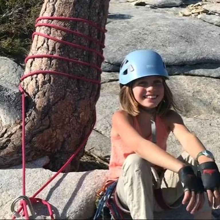 Nia Sioux Frazierさんのインスタグラム写真 - (Nia Sioux FrazierInstagram)「This week’s #RoleModelMonday is the youngest documented person to climb Yosemite National Park’s El Capitan, Selah Schneiter. After a 5-day hike with her dad, this 10-year-old hiked up 3,000 feet! Being the site where her mom and dad fell in love, Selah’s father was excited to have completed the journey with his daughter. “I just can’t believe I did that,” said Selah as she cried her first happy tears. With this huge accomplishment behind her Selah has words of encouragement for anyone facing something difficult. “If you have a big goal, it’s really hard to attack it all at once. You have to do it piece by piece. Take that big goal and make it into a bunch of small goals.” Going on to say “Just remember, you look up more than you look down.” After finishing the climb, Selah celebrated by getting a slice of pizza with her dad. Congrats on this huge accomplishment!」6月25日 5時59分 - niasioux