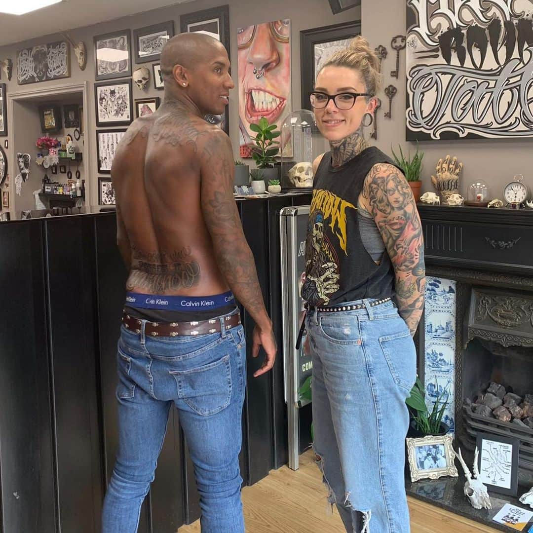 アシュリー・ヤングさんのインスタグラム写真 - (アシュリー・ヤングInstagram)「Summer tradition Pt.1 🤘🏾 thanks @tonitattoos」6月25日 6時11分 - youngy_18