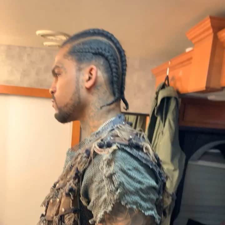 ゲームのインスタグラム：「My nigga @daveeast playing my mortal enemy in the #WESTSIDE video today !!!! #Born2Rap」
