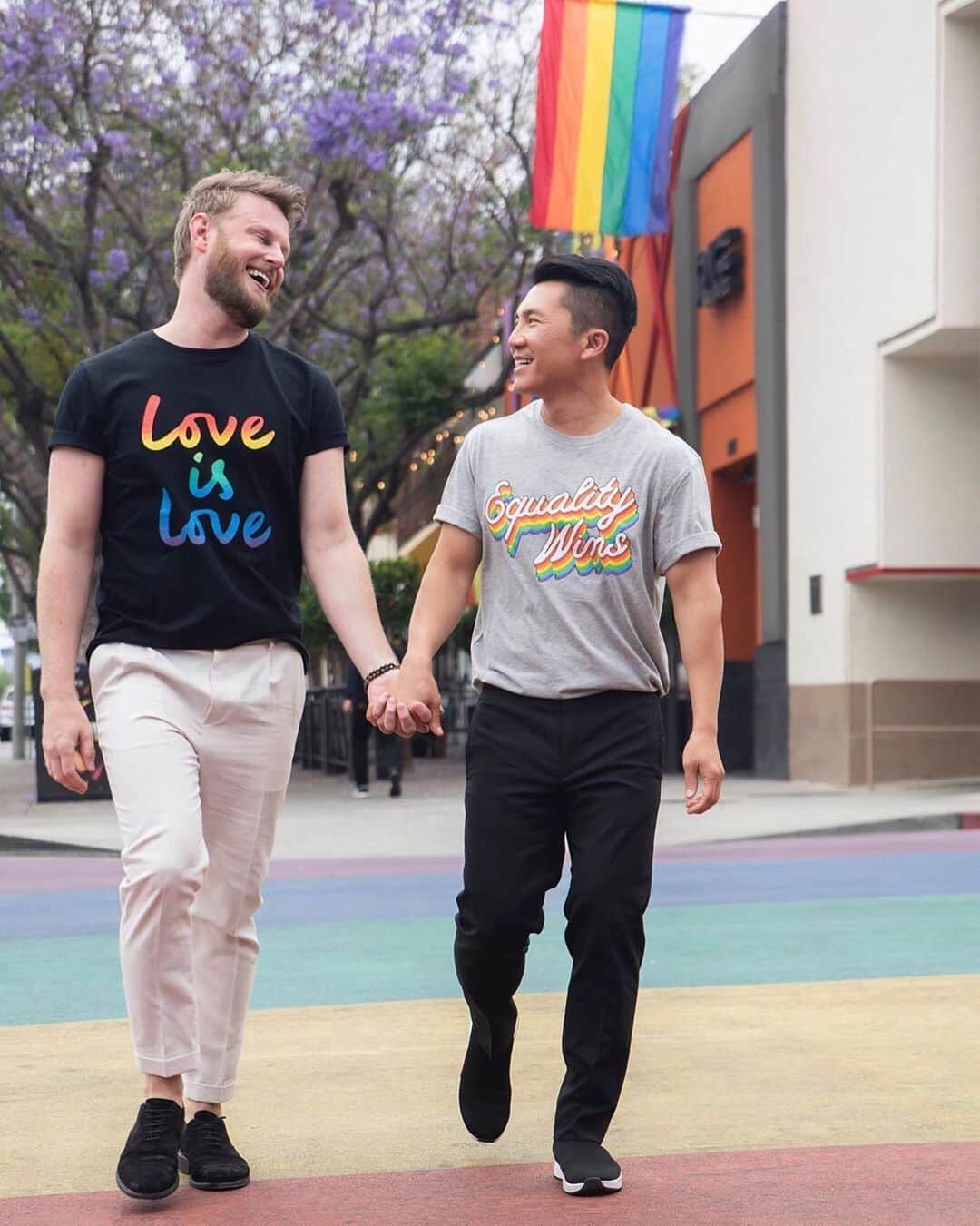 Targetさんのインスタグラム写真 - (TargetInstagram)「"Always PROUD to hold your hand and love you Dewey - no matter the month. This month and every month #TakePride in where you stand and who you stand with. 💜💙💚💛🧡" @bobbyberk」6月25日 6時27分 - target