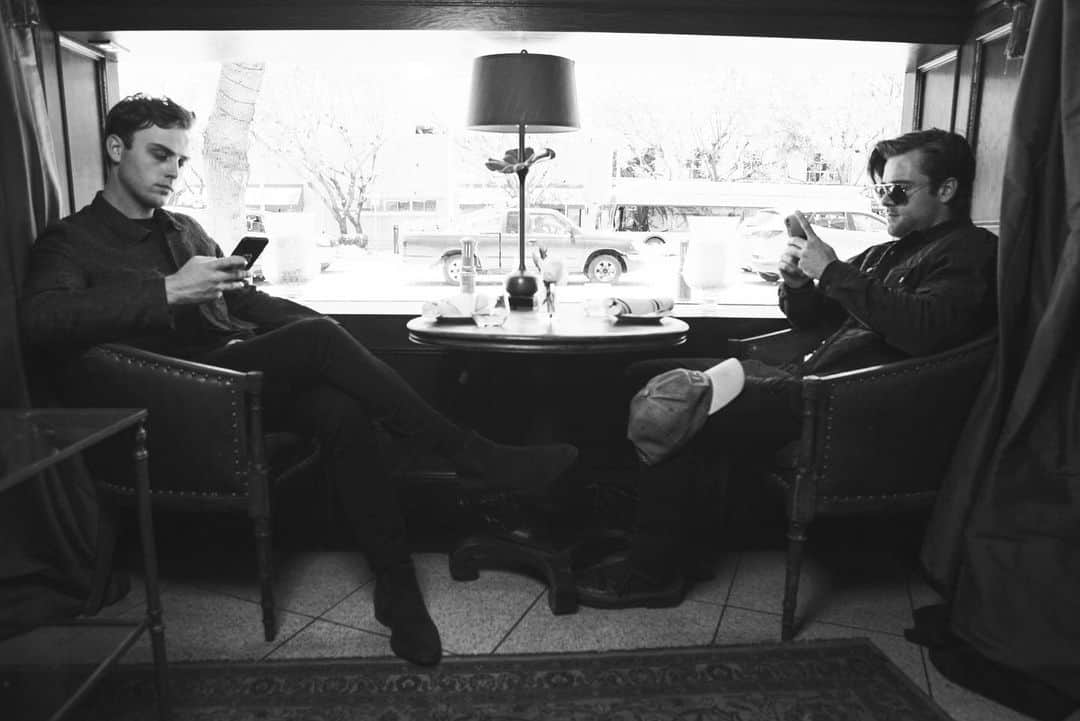 ルーク・ベンワードのインスタグラム：「Shades inside means you’re cool, people... look it up 📸- @ryanunderfire」