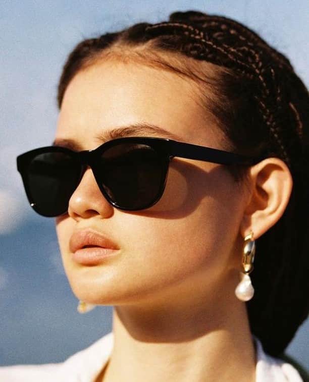 Meganさんのインスタグラム写真 - (MeganInstagram)「Zanzan RIZZI sunglasses in classic black. Photo by @nastyagerak ﻿ ﻿ ﻿ #サングラス #선글라스 #lunettes #occhiali #sunglasses #eyewear #handmadeinitaly #slowfashion #buybetterbuyless #zanzaneyewear﻿ ﻿ ﻿ ﻿ ﻿ ﻿」6月24日 22時20分 - zanzan_domus