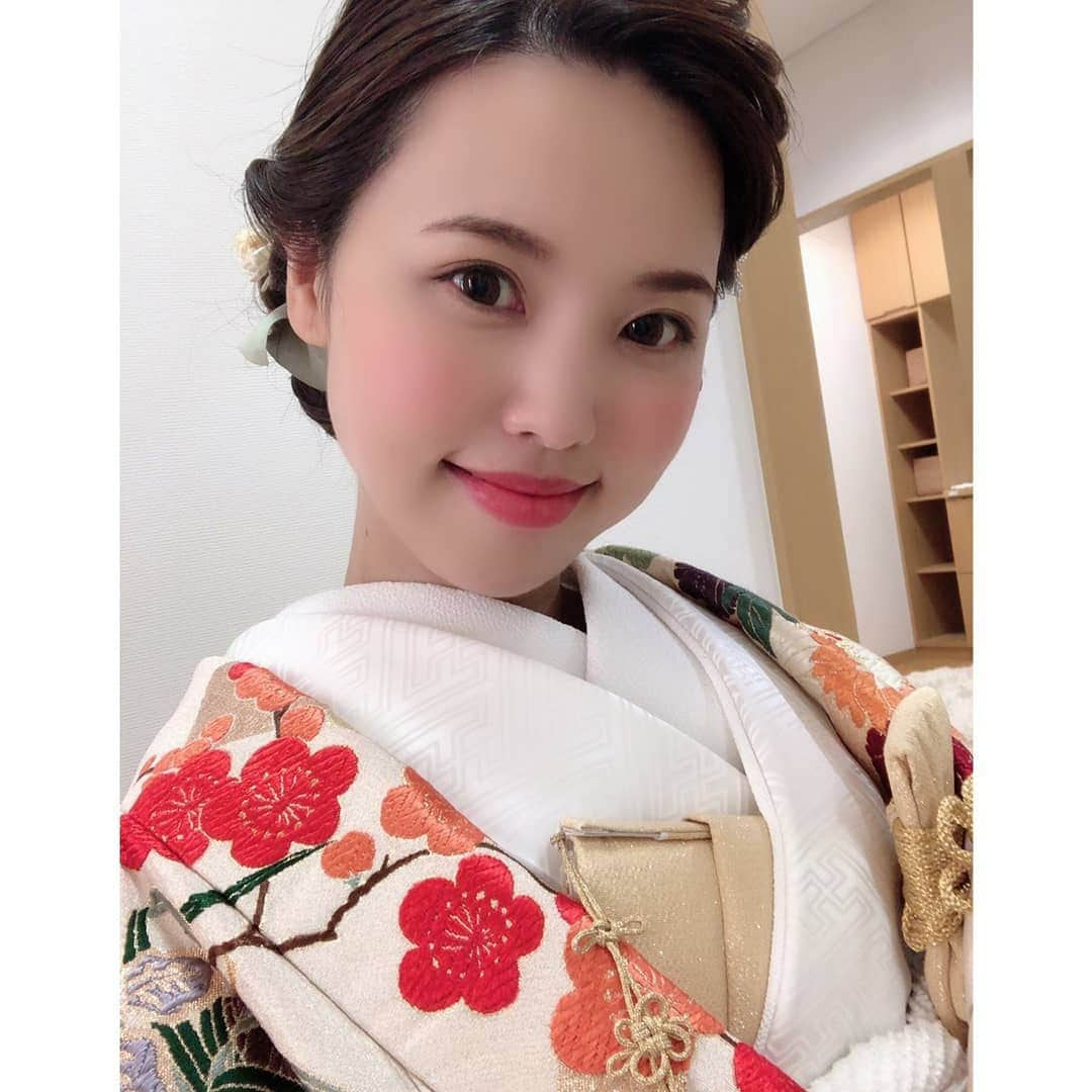 垰智子さんのインスタグラム写真 - (垰智子Instagram)「先日の撮影👰 . 久々の和装で、この時期だからとっても暑かったー💦 . でも、大阪の住吉大社がとっても素敵でしょうかなんだかとってもリラックスして撮影できたよ✨ . #shooting #osaka #住吉大社 #weddingshooting #wedding #和装 #撮影 #ゼクシィ」6月24日 22時15分 - taotao_tomo