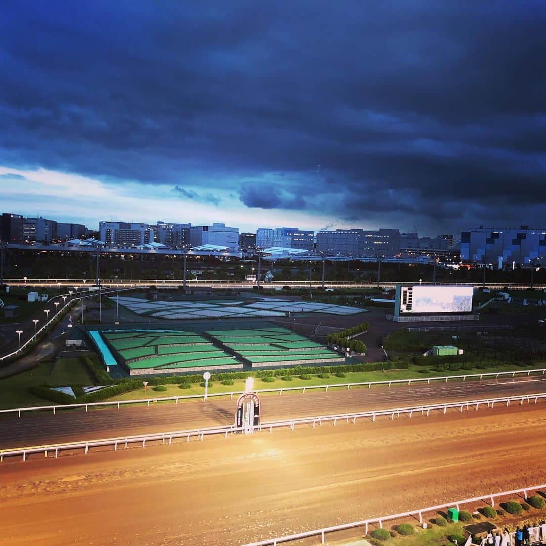 大谷廣松さんのインスタグラム写真 - (大谷廣松Instagram)「. .  競馬場って良いものですね。  人馬一体を感じられてとても楽しいです。 でも、当たらないと面白くない🥶  #大井競馬場 #競馬 #楽しい #負けすぎて辛い #明日からもやし生活  #大谷廣松」6月24日 22時27分 - hiromatsu.official