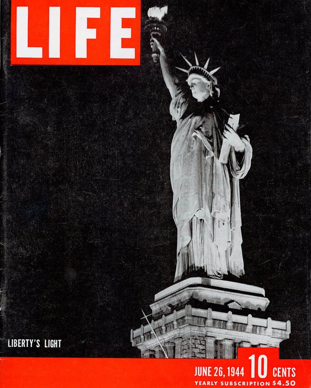 lifeさんのインスタグラム写真 - (lifeInstagram)「"LIFE'S COVER: The day American soldiers landed on Normandy to win back France's liberty, the great symbol of freedom that France had given America shone brightly again in New York harbor. Since Pearl Harbor, the Statue of Liberty has been dark except for a small beacon. At sunset on D-day, Liberty's light went on in full glory for 15 minutes, then went out once again until the war is really won." - LIFE magazine, June 26, 1944, 75 years ago this week. (photo by Dmitri Kessel—The LIFE Picture Collection/Getty Images) #thisweekinLIFE #StatueOfLiberty」6月24日 22時41分 - life