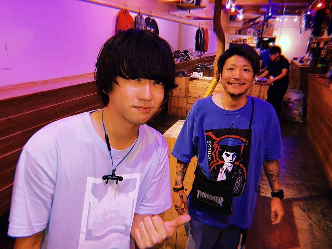 佐々木直也さんのインスタグラム写真 - (佐々木直也Instagram)「2019.6.23 『Muvidat』キャナルシティ公演、Muvidat Release Party@福岡PEACE 共にありがとうございました😎🔥 めっちゃくちゃ楽しかったぁぁあ！！ お客さんの熱量で鳥肌が何度も、、、 こんなにもバンドとお客さんが信じ合ってるバンドは中々いないと思う。お互いのエネルギーの飛ばし合いがすんごかった🔥 だから俺も出しまくったぁー。気持ちよかった楽しかった気持ちよかった楽しかった！！！！！ Muvidat、このバンドは間違いねぇ。みんな聴いて！！そしてLIVEに遊びに来て一緒に遊ぼう😎🔥 次は7月14日（日）代官山UNITでパーティです🍕  #muvidat #福岡 #キャナルシティ博多 #福岡peace #guitar #空想委員会 #佐々木直也 #naop」6月24日 22時55分 - kusoiinkainaoya