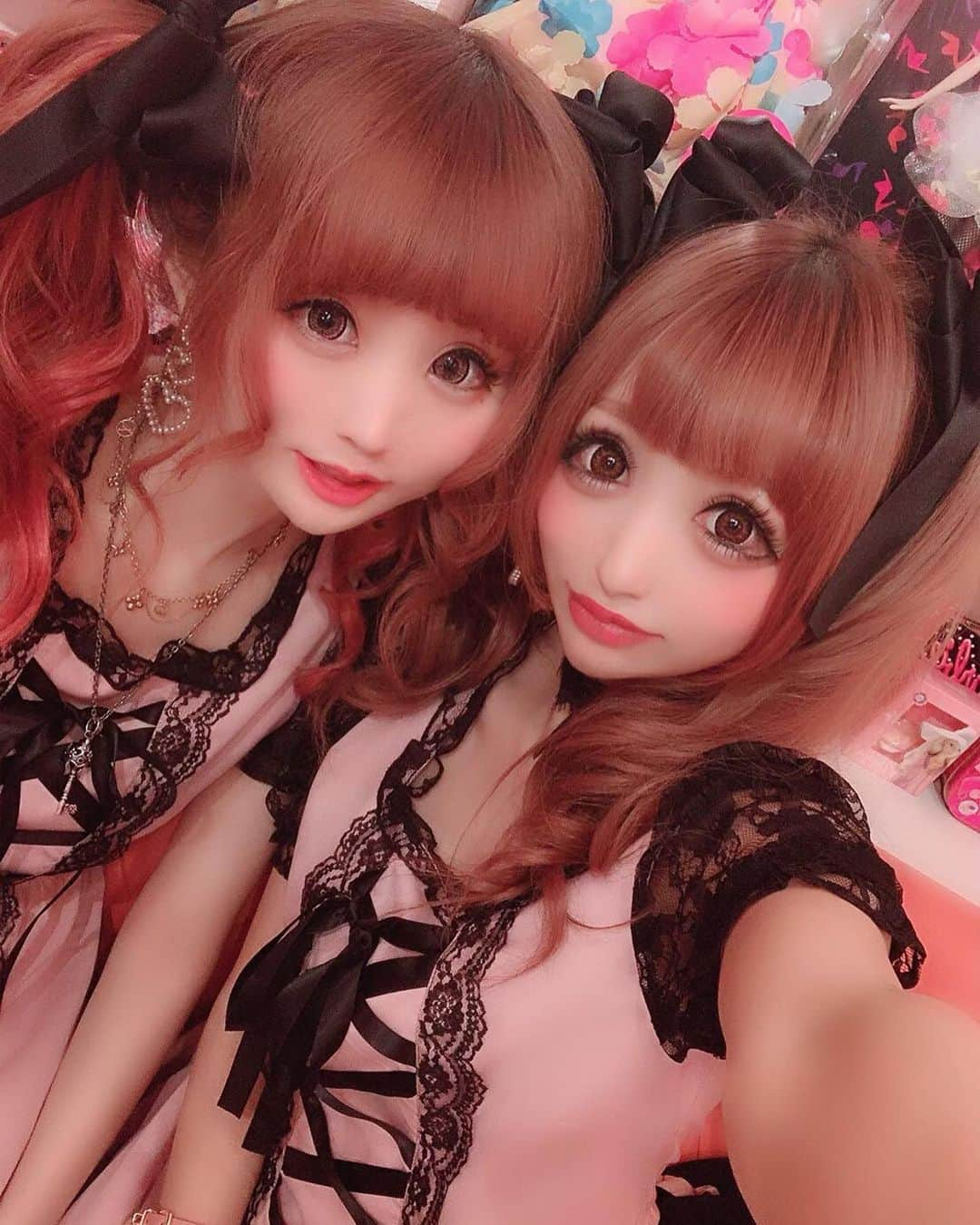 桜咲姫奈さんのインスタグラム写真 - (桜咲姫奈Instagram)「お誕生日🎀りさめろが Barbieちゃんカフェ 連れてってくれたよ🥺💕💕 可愛いがたくさんで しあわせ〜(⸝⸝⸝•́ω•̀⸝⸝⸝)🍓✩°｡⋆♡*° ドールケーキもプレゼントも ありがとう💕💕💕 だいしゅきぴ！！ ･ ･ #バービーカフェ #バービー #バービーケーキ #誕生日 #幸せ #ありがとう ♥️」6月24日 22時53分 - himena_ousaki