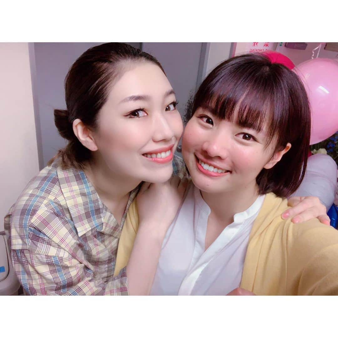 香音有希さんのインスタグラム写真 - (香音有希Instagram)「#舞台BABY 改めまして公開ゲネを合わせて10公演無事に終幕致しました。  1幕では旦那(トシくん)大好き異性カップルのユウキを 2幕ではDV.モラハラをパートナーカナエにしてしまう同性カップルのマコトを 演じさせて頂きました。  ➀Aチームのカナエあみちゃん #佐藤あみ ➁Bチームのカナエ小池ちゃん📷 #小池みほ  ➂➃1幕2幕で役を入れ替わって演じたりょうちんとの舞台上では存在しないWマコト.Wユウキショット📷 #本多遼 今回2役だったのですが、りょうちんを通して自分の鏡をみているような、そんな不思議な感覚でした。  役者としても物凄く勉強させて貰い. 個人としても改めて生き方、見えていない事を考えたり日々がとてつもない濃い時間で.しんどいと感じる瞬間もありましたがその感覚を得られたのも財産となり、経験して良かった。 わかP.演出あおとさん.脚本ガクさん.キャストの皆様スタッフの皆様. そしてお客様. 本当に感謝しかないです この座組が大好き  地震や災害、色々な事件が降り掛かる世の中でせめて自分の大切な人と歩んでいけるような世界でありたいし自分もそうしていきたいと 舞台を通して感じ振り返って思う今です。」6月24日 23時04分 - kaonyuki_yukako