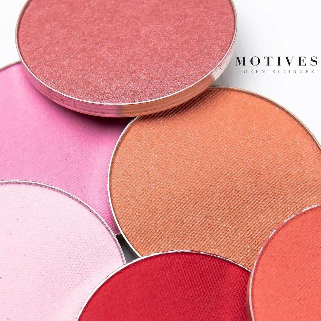 Motives Cosmeticsさんのインスタグラム写真 - (Motives CosmeticsInstagram)「Layer on blush shades to create a unique flushed look. Try using a more muted color on your cheekbone and then pop the apples of your cheeks with a bright shade. . . . . #motives #motivescosmetics  #mua #makeuplove #makeupartist  #makeupadict #makeupobsessed #blushingbeauty #blush」6月24日 23時00分 - motivescosmetics