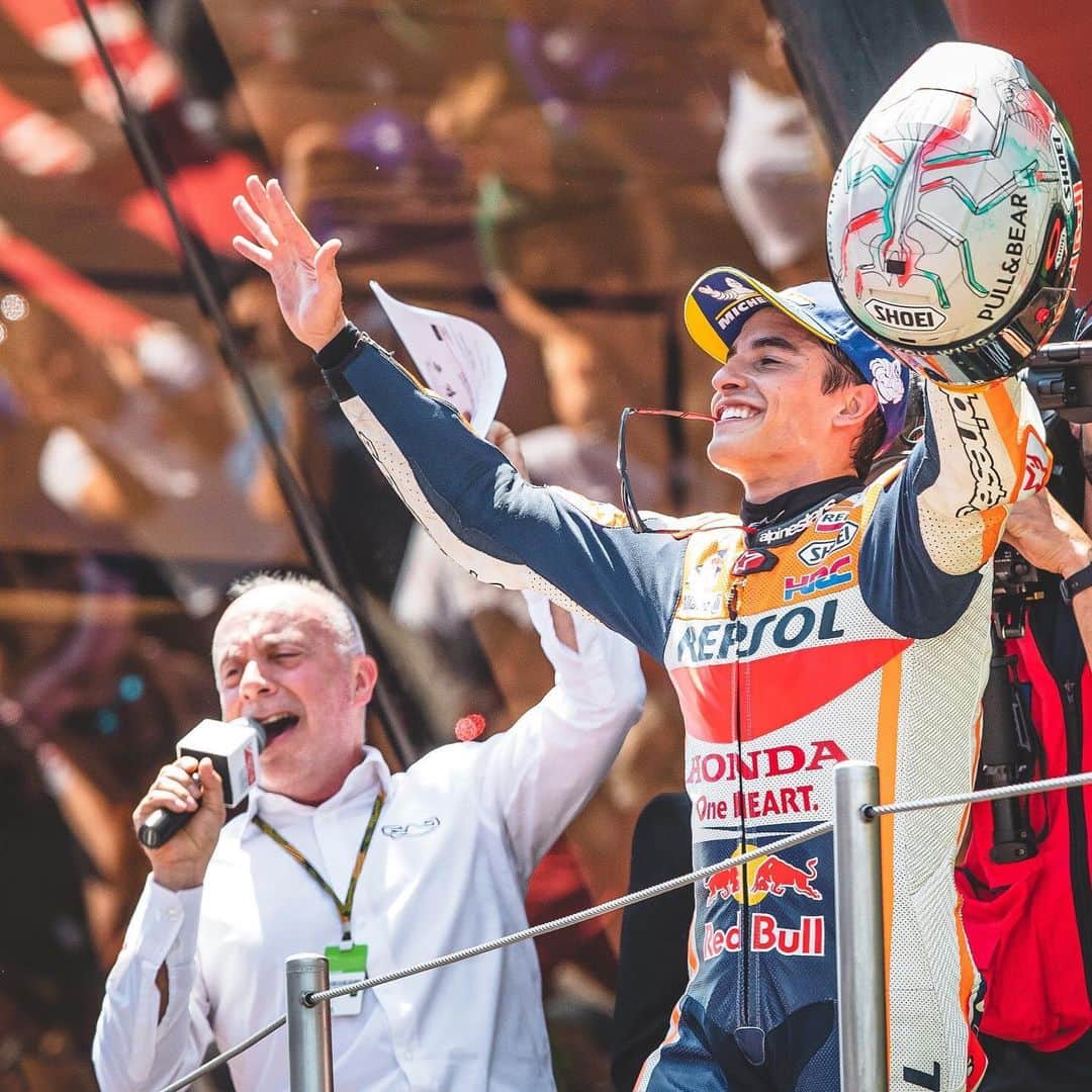 レプソル・ホンダのインスタグラム：「Ohhhh it’s race week. Feel it’s gonna be a good one 😎 #DutchGP 🇳🇱」