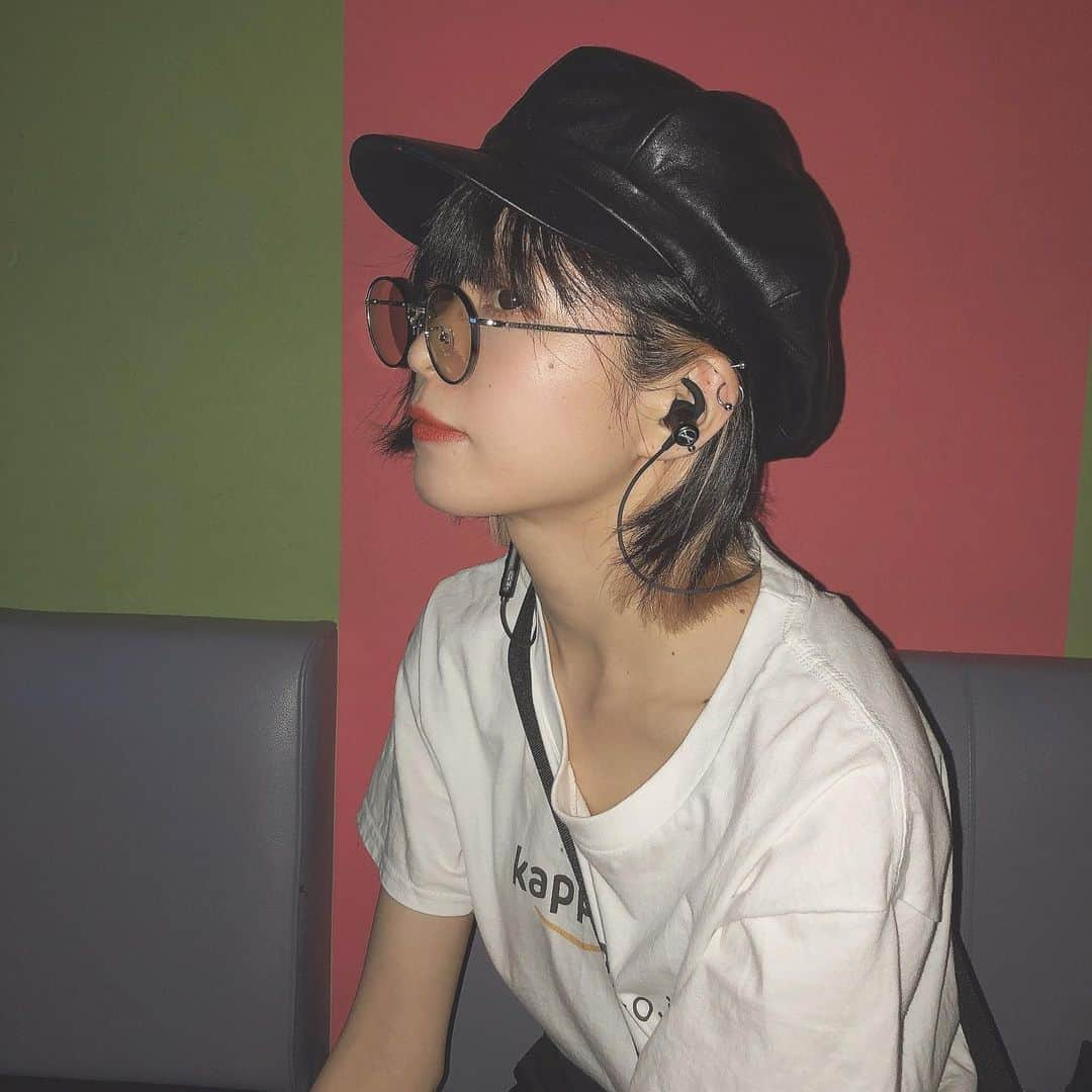 永井亜子さんのインスタグラム写真 - (永井亜子Instagram)「@mpow_jp さんからBluetooth イヤホンを頂いたので最近使ってる！🥺 首にずっとかけてるから電車の中で人の荷物にひっかかることもカバンの中で絡まることもなくとにかく楽、、、、うれしい  #mpow  #bluetoothイヤホン」6月24日 23時22分 - ako_nagai