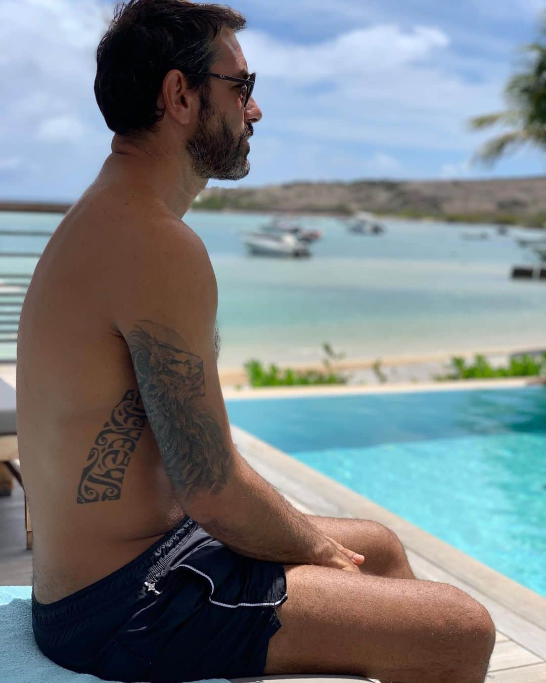 のインスタグラム：「Last hours in paradise @lebarthelemy」