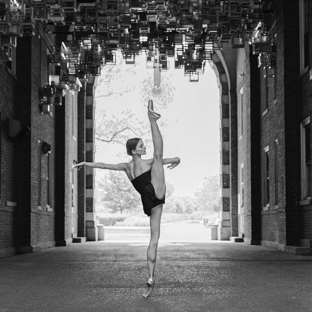 ballerina projectさんのインスタグラム写真 - (ballerina projectInstagram)「Oksana Maslova on Governors Island. #ballerina - @maslovaoxy #governorsisland #newyorkcity #ballerinaproject #ballerinaproject_ #ballet #dance #pointe #oksanamaslova  With the upcoming conclusion of the Ballerina Project limited edition prints will be only available for a limited time. Link is in our Instagram profile to purchase one today.  The Ballerina Project book is now available for pre-order. Go to @ballerinaprojectbook for pre-order link and info. #ballerinaprojectbook」6月24日 23時35分 - ballerinaproject_