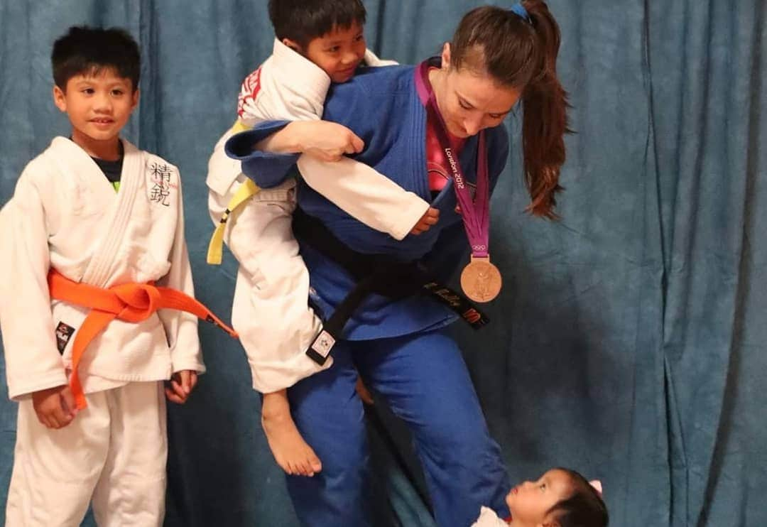 マルティ・マロイさんのインスタグラム写真 - (マルティ・マロイInstagram)「I've had some amazing #judo adventures in the last few weeks! 3 seminars in 3 states introduced me to more than 300 #judoka and parents. I'm so grateful to be able to share the lessons I learned during my career with so many! 'The way of judo' is NOT the easiest way. But as my coach Mr. Uchida always says, "Judo is preparation for life." 🙏  Thank you to hosts from @nankajudo for inviting @project2024 to SoCal! Seiei Dojo for bringing me back for the 2nd time (stay tuned for next year WA!). And to my friend Michael Eldred and Daiheigen Yudanshakai for inviting me to #BoiseState for their annual summer camp! The hospitality is so appreciated! 🙇‍♀️ Link in bio if you are interested in having me visit your dojo! 🥋  #judofamily」6月25日 0時01分 - martidamus