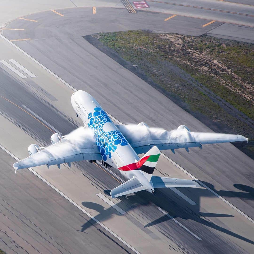 エミレーツ航空さんのインスタグラム写真 - (エミレーツ航空Instagram)「Leaving on a jet plane. Where are you flying to next with us? | Image Credit: @mg_aviationphotography  #EmiratesAirline #FlyEmiratesFlyBetter」6月25日 0時01分 - emirates