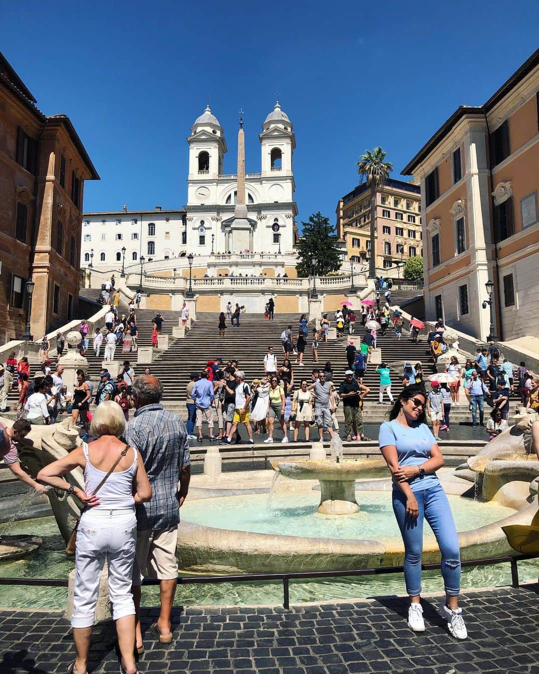 桐島かれんさんのインスタグラム写真 - (桐島かれんInstagram)「スペイン広場。ローマは30度ほどあり、フィレンツェより暑いです。 #イタリア #ローマ」6月25日 0時13分 - houseoflotuskaren