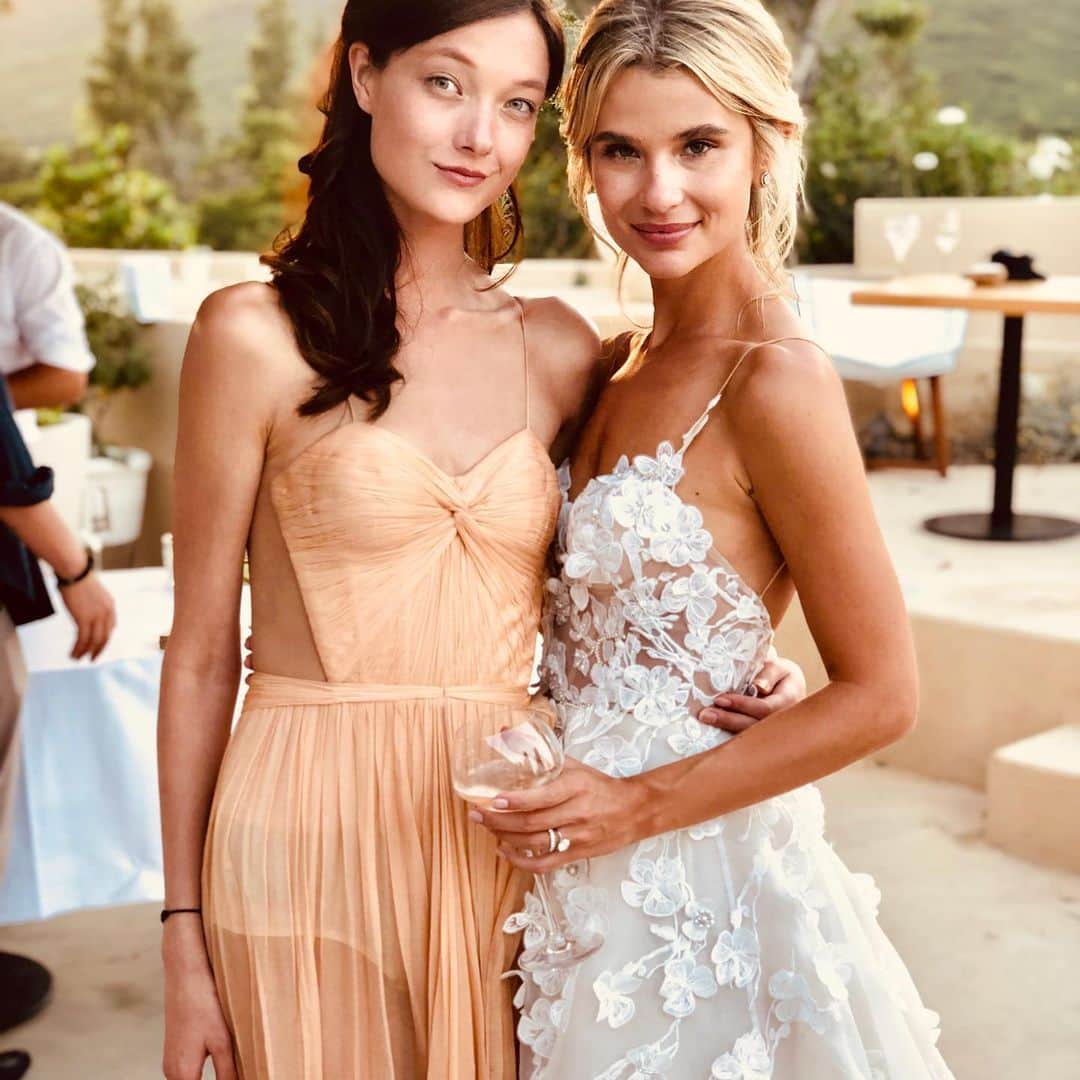 ユミ・ランバートのインスタグラム：「When I saw you coming up in this dress ! 😍🔥 @klaudie_roberts  Love ❤️ #klaudiegotchucked #breathtaking」