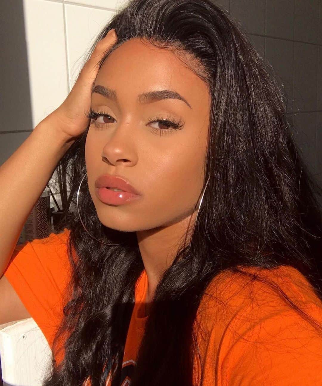 Anastasia Beverly Hillsさんのインスタグラム写真 - (Anastasia Beverly HillsInstagram)「Glowing with beautiful brows of course @kaykayx__  using Dipbrow and brow powder in shade dark brown」6月25日 0時26分 - anastasiabeverlyhills