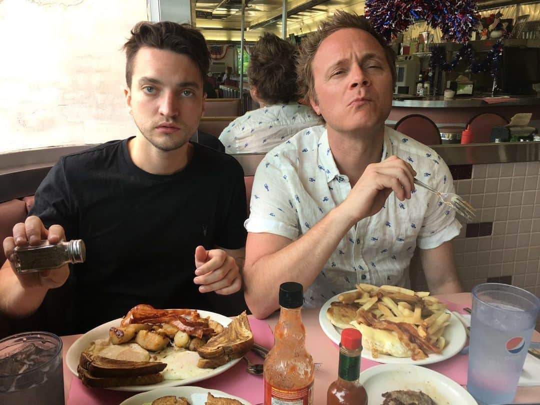 リチャード・ハーモンのインスタグラム：「Unshackled of our anchors. @rhiannonmfish @devkelley」