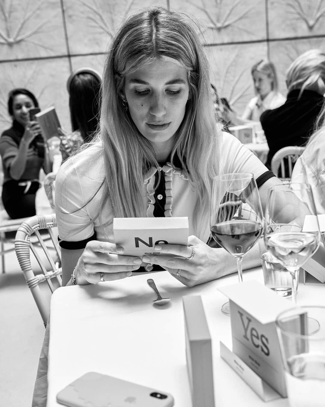 Miu Miuさんのインスタグラム写真 - (Miu MiuInstagram)「Miu Miu Musings, a series of working lunch debates hosted by Penny Martin. Guest speakers: #LaurenCollins, #AliceRawsthorn Location: #Spring, #London Date: 18 June 2019 #MiuMiuMusings #MiuMiu #PennyMartin #ZoeWhitley #SusieLau #DinaAsherSmith #JulieVerhoeven #JennNkiru #PeterYork #CateLeBon #RussellTovey #VeronikaHeilbrunner」6月25日 0時44分 - miumiu