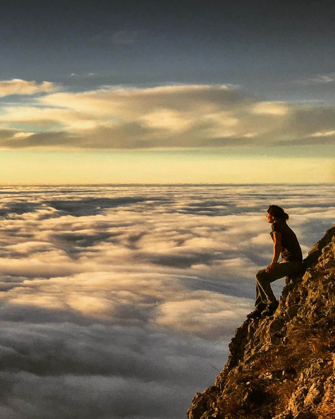 ミレーさんのインスタグラム写真 - (ミレーInstagram)「It’s 5:30PM. This is exactly how we see ourselves in a few hours.  #MilletRiseUp #mountain #mountaineering #randonnée #rando #outdoors #sunset #contemplation」6月25日 0時48分 - millet_mountain