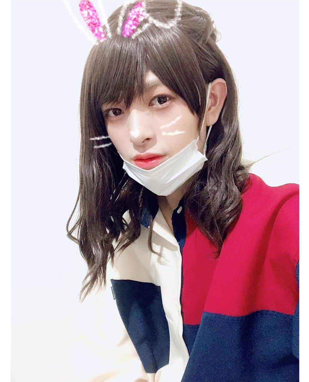 小波津亜廉さんのインスタグラム写真 - (小波津亜廉Instagram)「[24/6/19] Posting this side by side just to compare the number of likes 🌚 Kosuke rocking a girl’s wig in bare minimum makeup and a unisex shirt - when you’re pretty you’re pretty and anything goes, seriously ⠀⠀⠀ ⠀ #asumakousuke ⠀⠀⠀ ⠀ Source: Kousuke’s twitter」6月25日 0時59分 - ahun_andsome