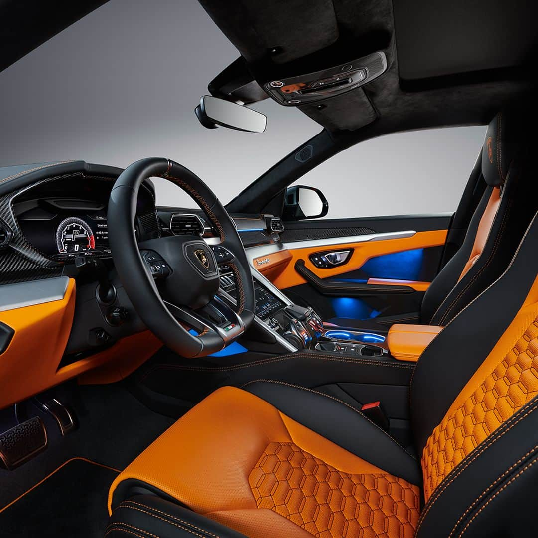 ランボルギーニさんのインスタグラム写真 - (ランボルギーニInstagram)「The perfect environment for living a unique driving experience. The interior of a Lamborghini Urus combines aeronautic design and driver-oriented devices, making it amazing. Customize it with our Car Configurator. [LINK IN BIO]  #Lamborghini #Urus #SinceWeMadeItPossible #CreateYourLamborghini #CarConfigurator」6月25日 1時01分 - lamborghini