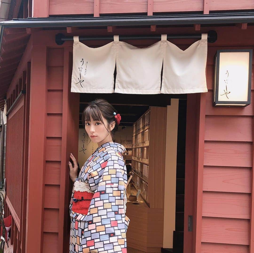 前田ゆうさんのインスタグラム写真 - (前田ゆうInstagram)「しかし観光ってほんとにいろんな知らない世界にふれられて幸せなきもちになれる😊✨ 着物👘ってなかなかプライベートではきてこなかったけど、せっかく日本人にうまれてこれたんだからもっと着るきかいをふやしていきたいなっておもったよ(^^)♪ #着物 #着物ヘア #kimono #ひがし茶屋街  #ishikawa #ちゃんゆづ旅行記」6月25日 1時03分 - yuu_maeda